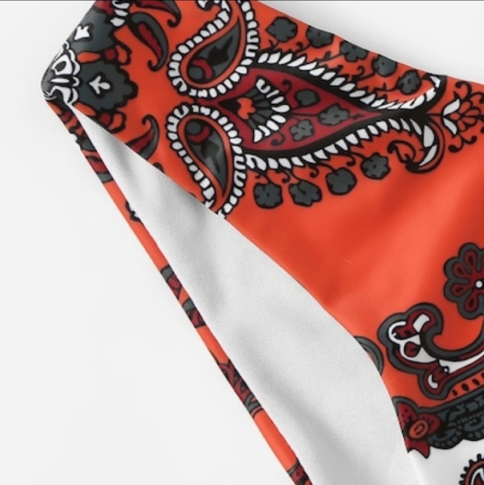 LAST 1! Bandeau & High Leg Bikini - Picture 3 of 4